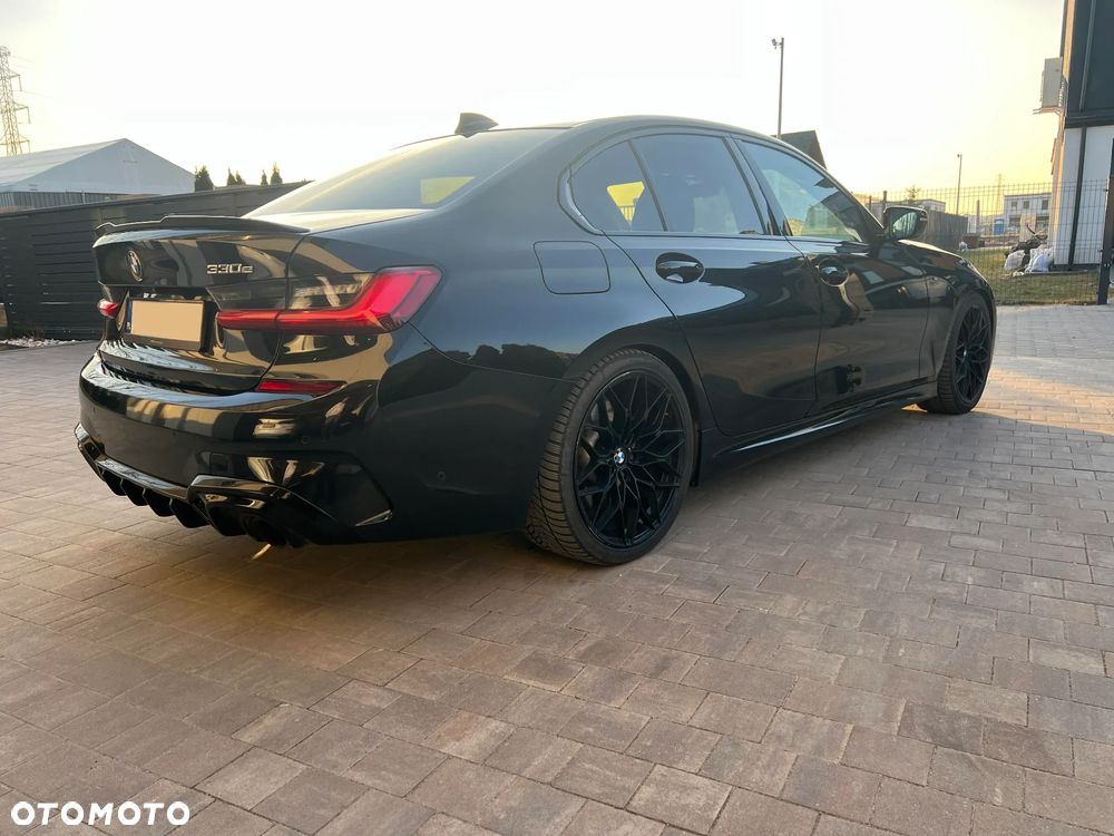 BMW Seria 3 330e M Sport sport - 13