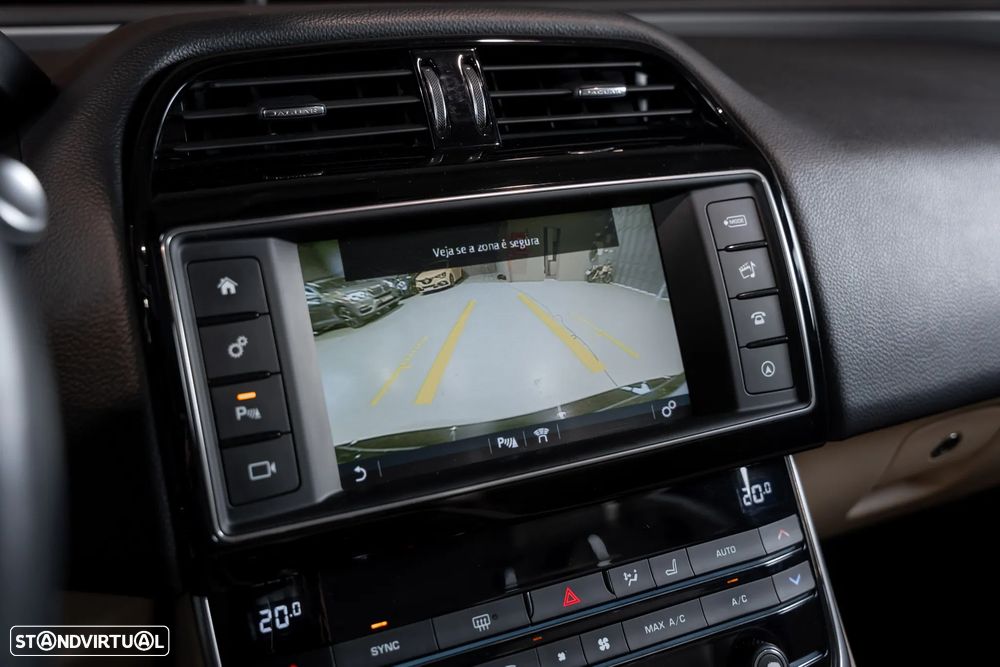 Jaguar XE 2.0 D Prestige Aut. - 16