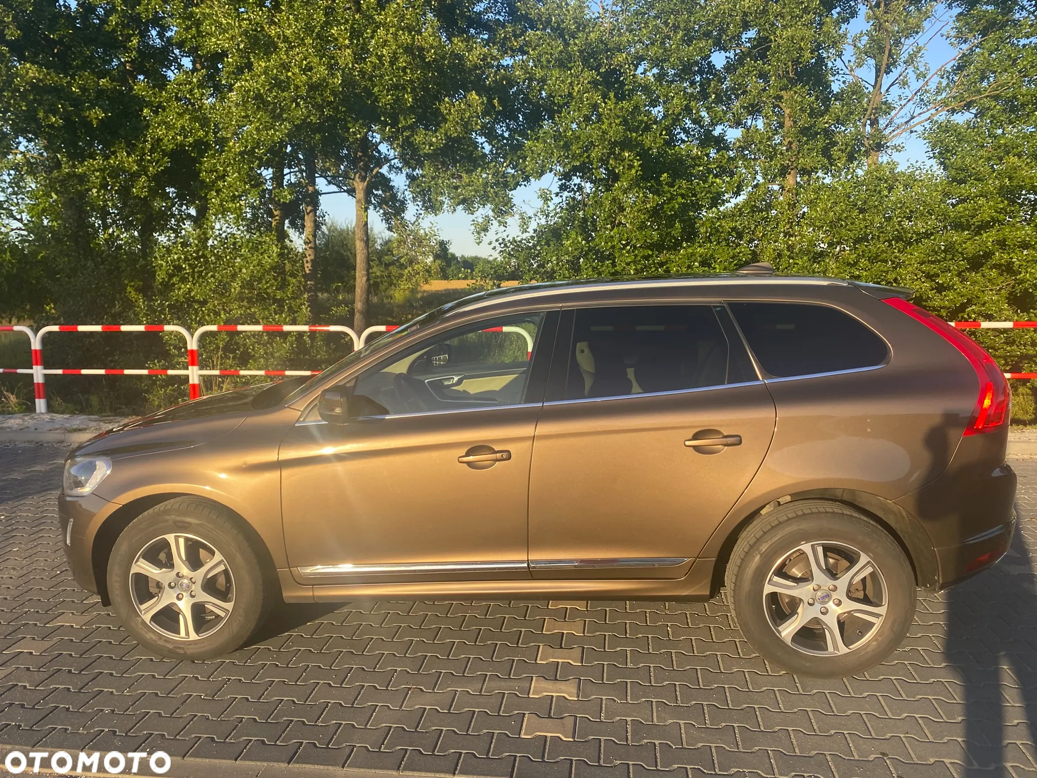 Volvo XC 60 D5 AWD Summum - 4