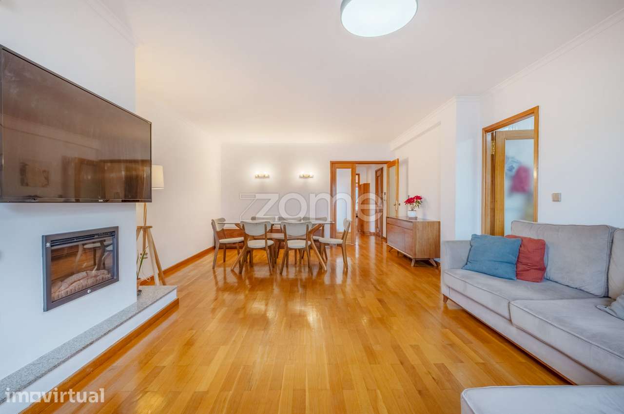 Apartamento T2 com varandas e lug. garagem - Av. República, Matosin... - Grande imagem: 5/32