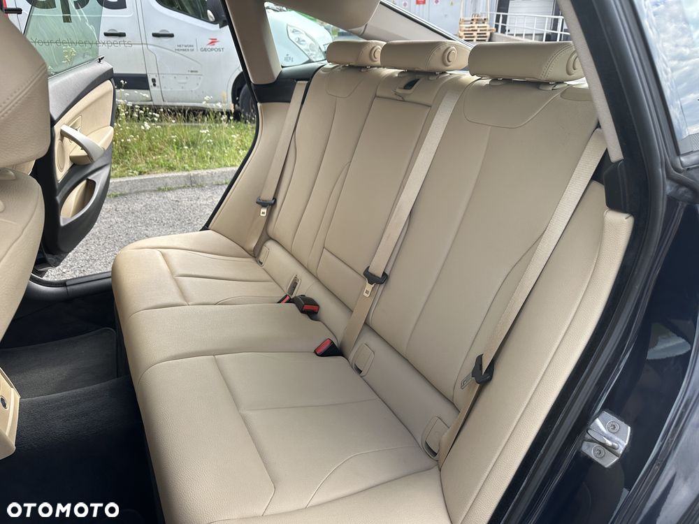 BMW Seria 3 318d Advantage - 18