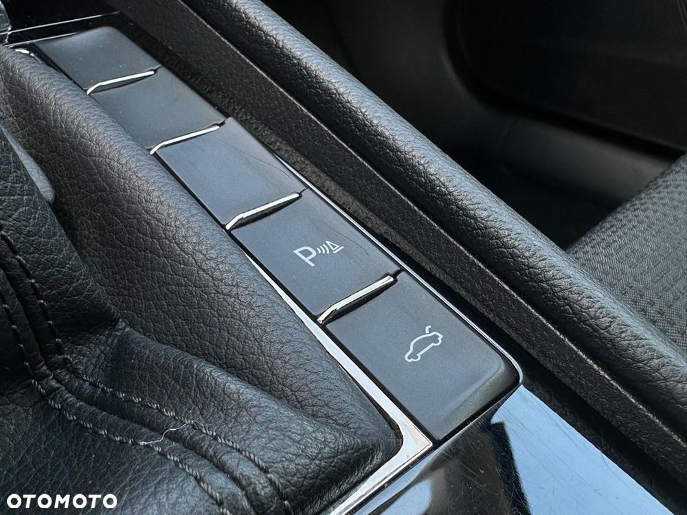 Skoda Superb 2.0 TDI SCR Ambition - 15