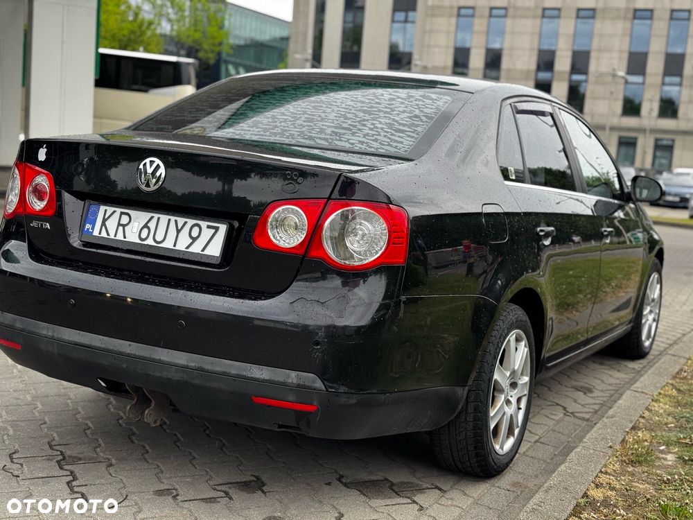 Volkswagen Jetta 1.6 Comfortline - 5
