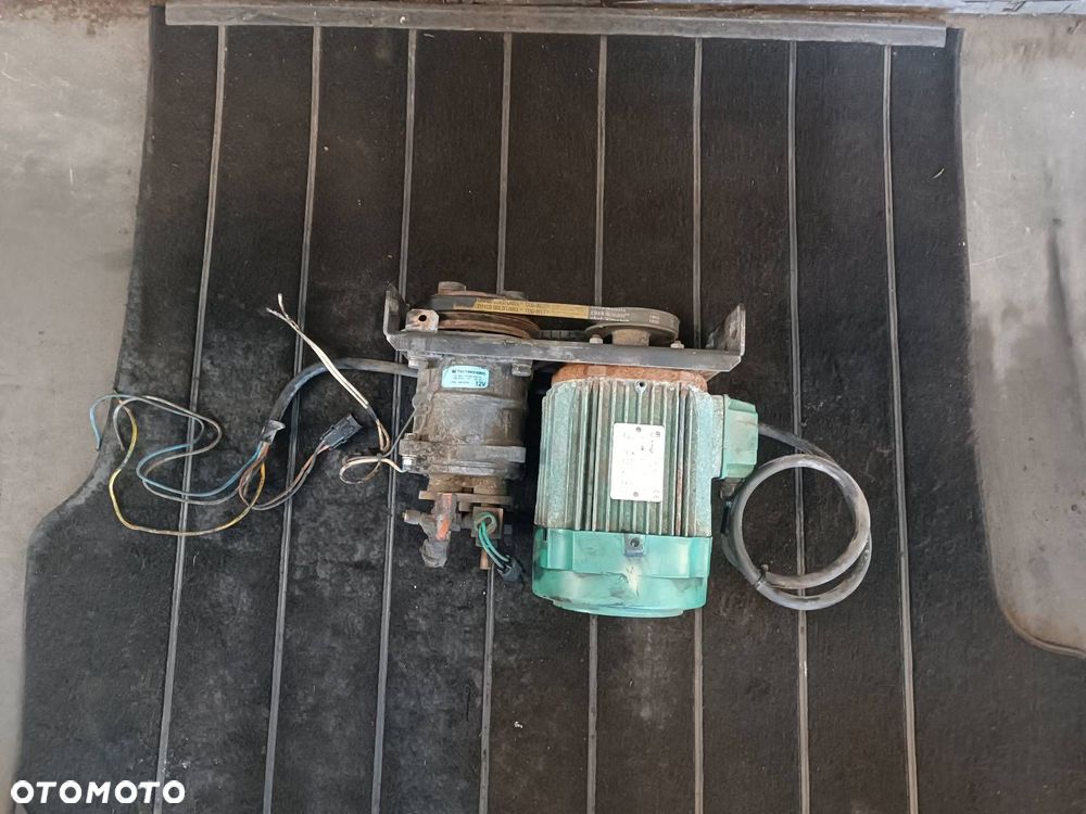KOMPRESOR KLIMATYZACJI + SILNIK ELEKTRYCZNY AGREGAT THERMO KING LS90P - 1