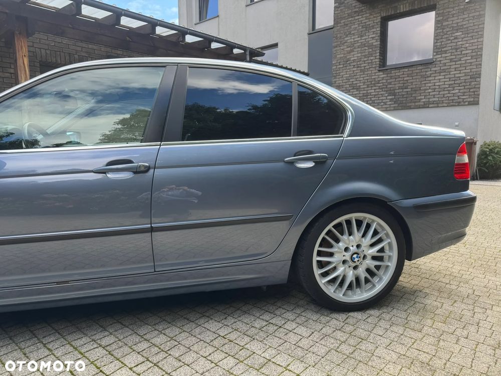 BMW Seria 3 330i - 14