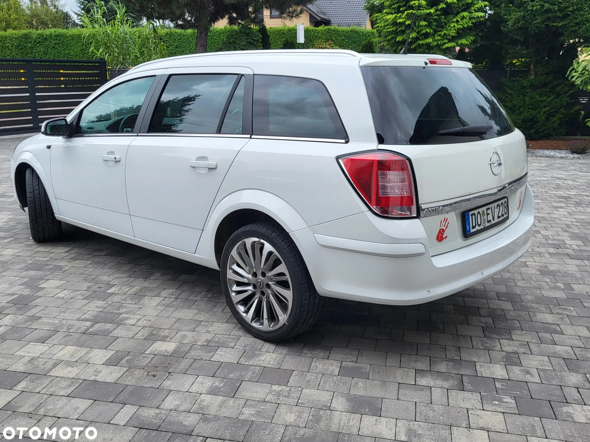Opel Astra 1.8 Caravan Edition 111 Jahre - 6