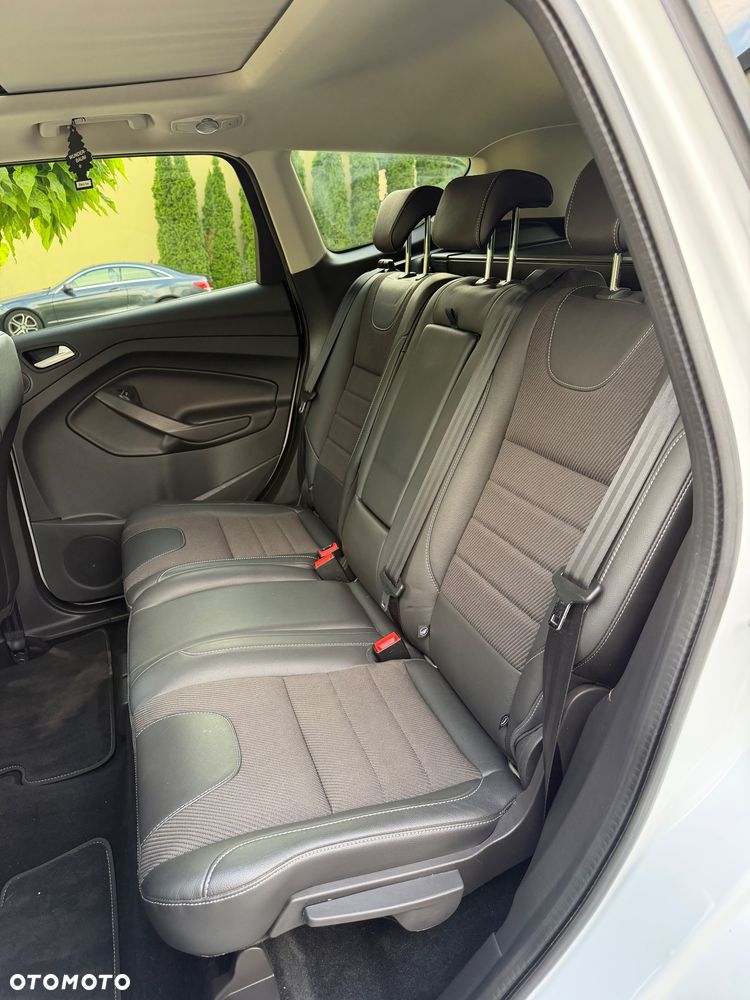 Ford Kuga 2.0 TDCi AWD Titanium - 22