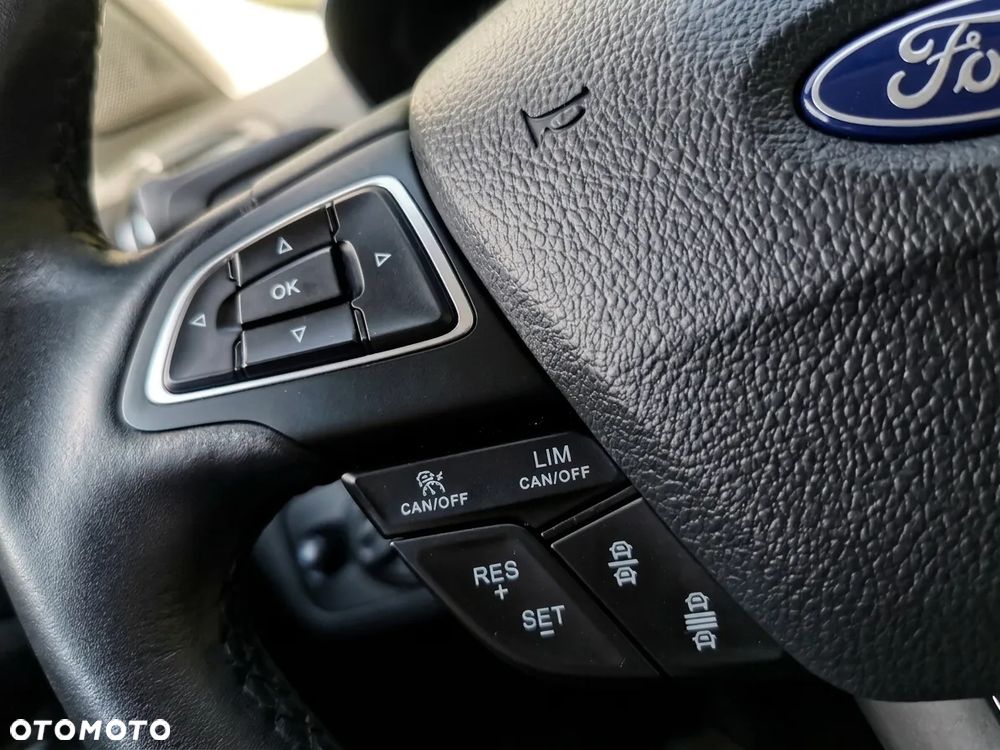 Ford Kuga 1.5 EcoBoost 2x4 Titanium - 16