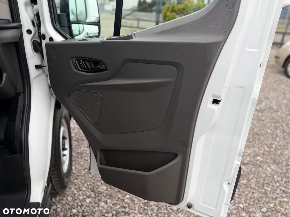 Ford Transit - 22