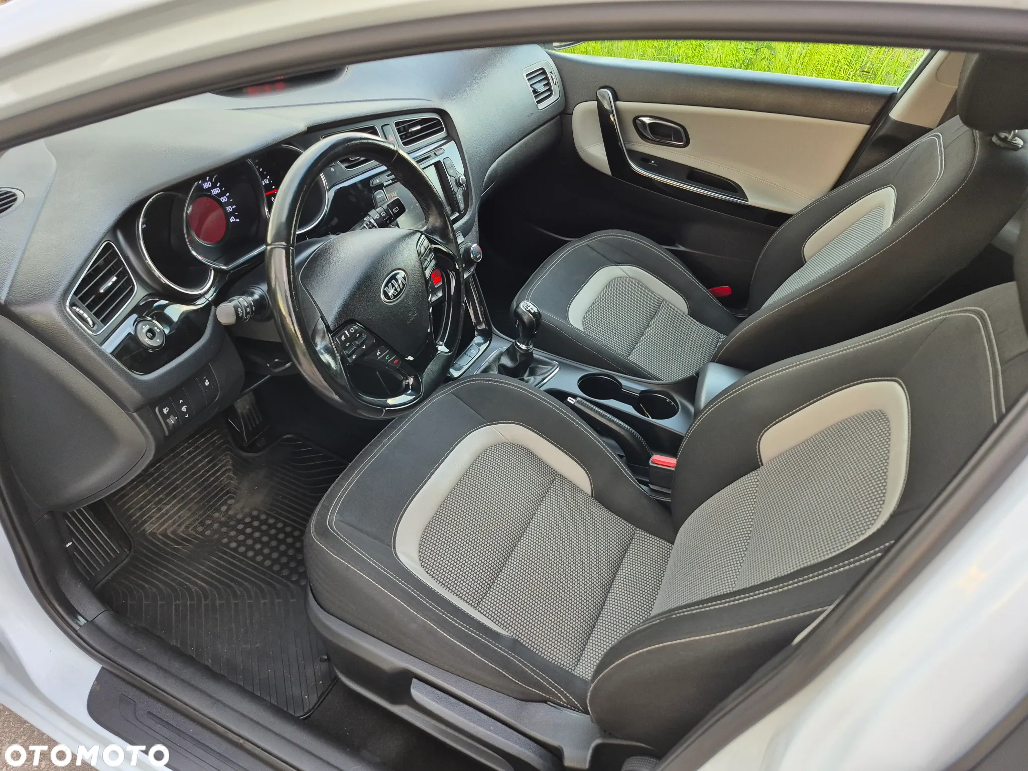 Kia Ceed 1.6 GDI ISG SW Platinum Edition - 11