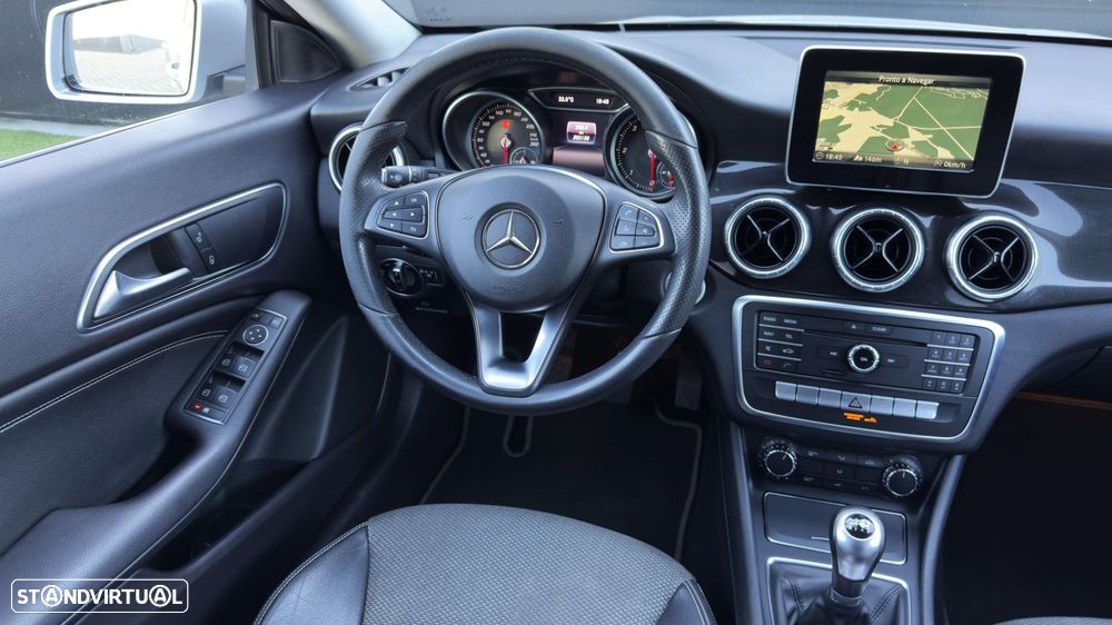 Mercedes-Benz CLA 180 d Shooting Brake Urban - 14