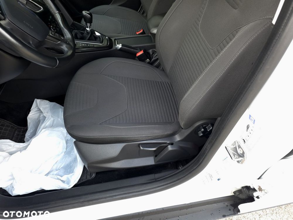 Ford Focus 2.0 TDCi Titanium ASS - 12