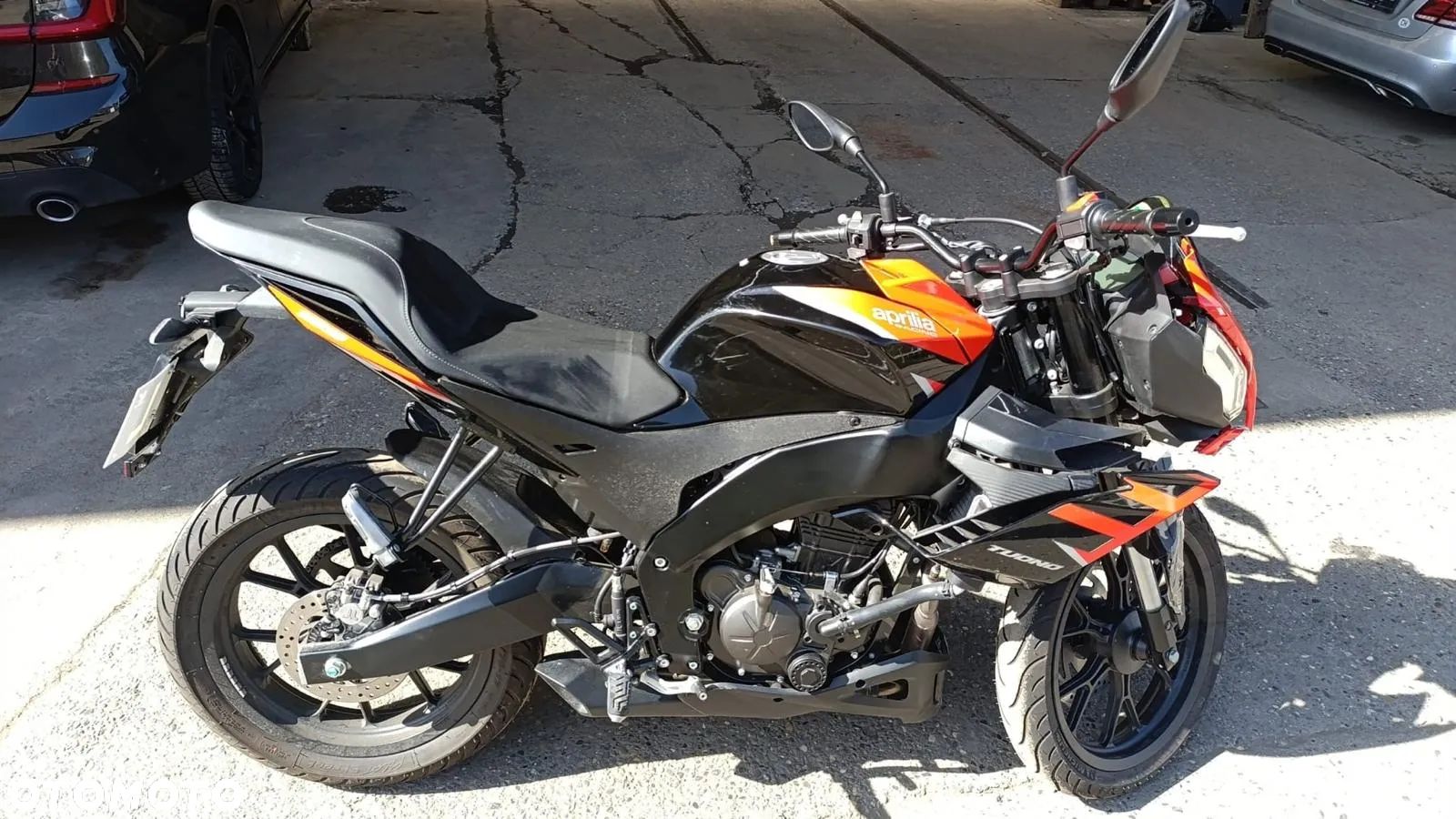Aprilia Tuono - 1
