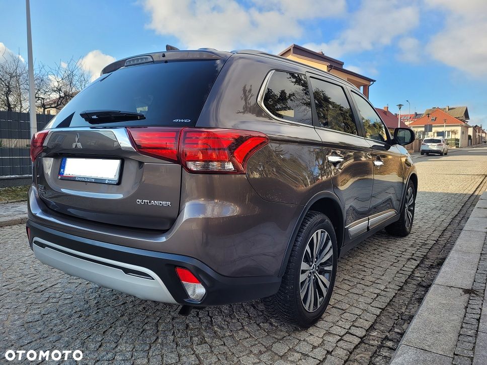 Mitsubishi Outlander 2.0 Intense + Navi 4WD CVT - 6