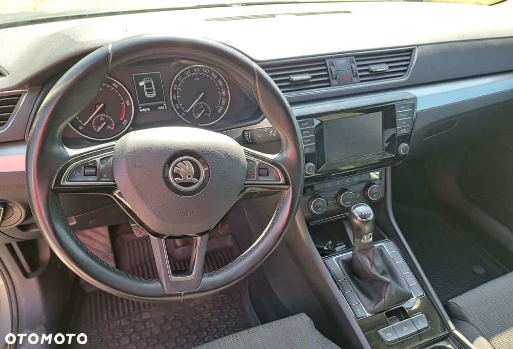 Skoda Superb 2.0 TDI Ambition - 19