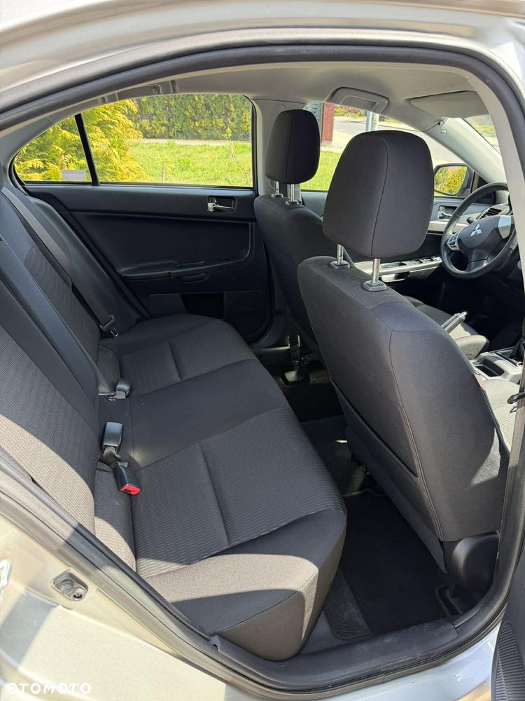 Mitsubishi Lancer - 15