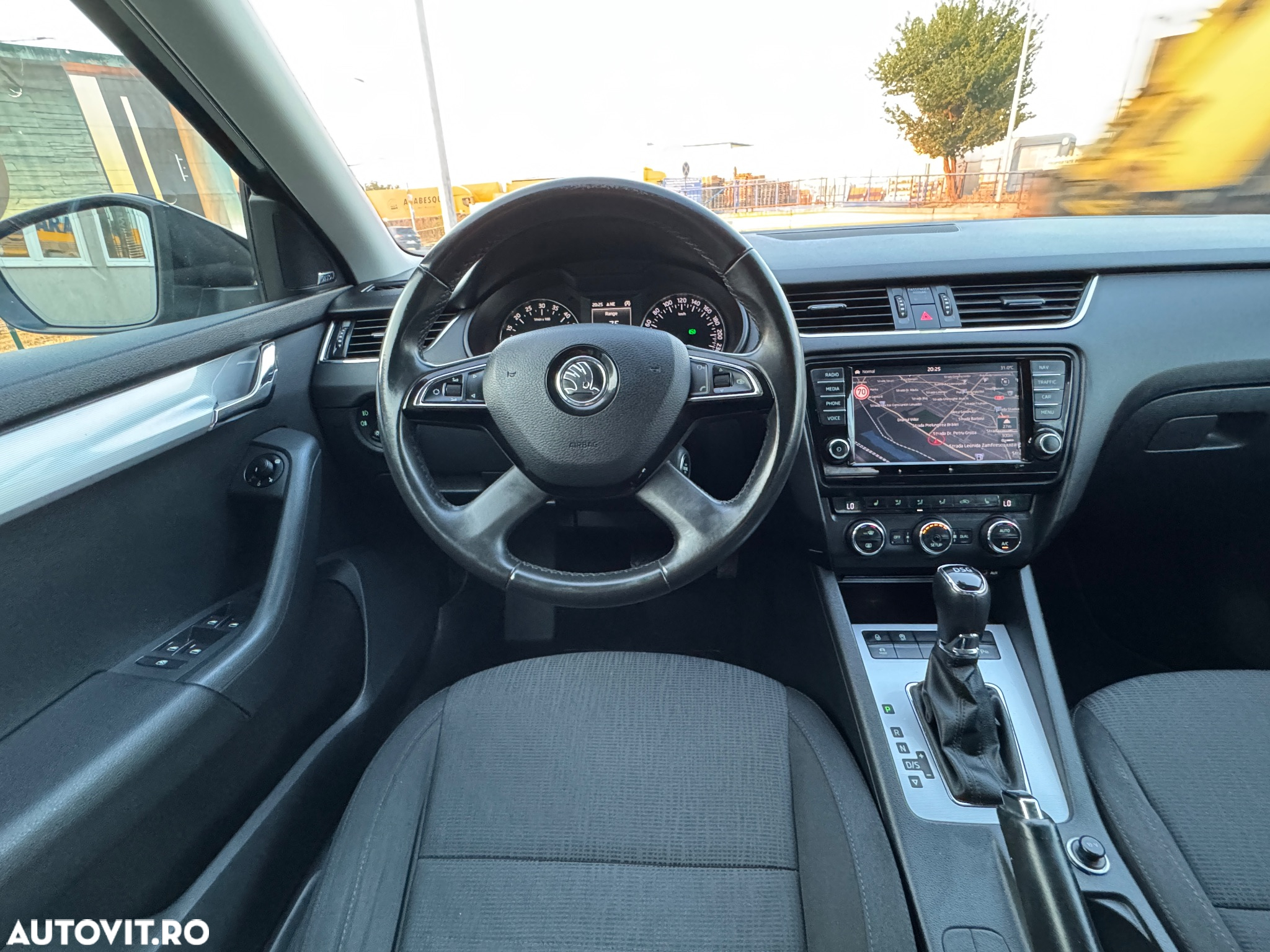 Skoda Octavia 1.6 TDI DPF DSG Elegance - 23