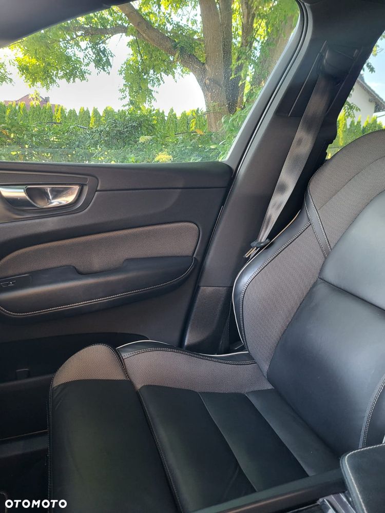 Volvo XC 60 D4 SCR R-Design - 13