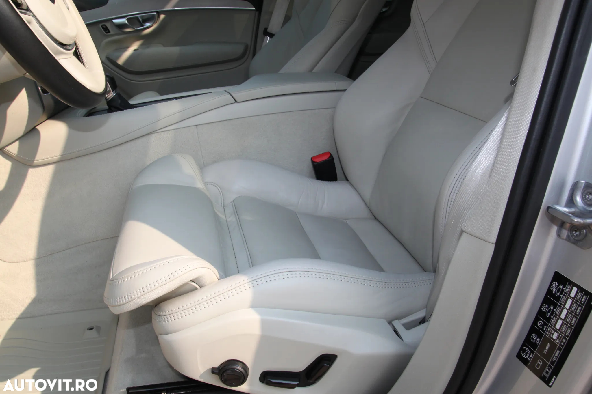 Volvo XC 90 D5 AWD R-Design - 14
