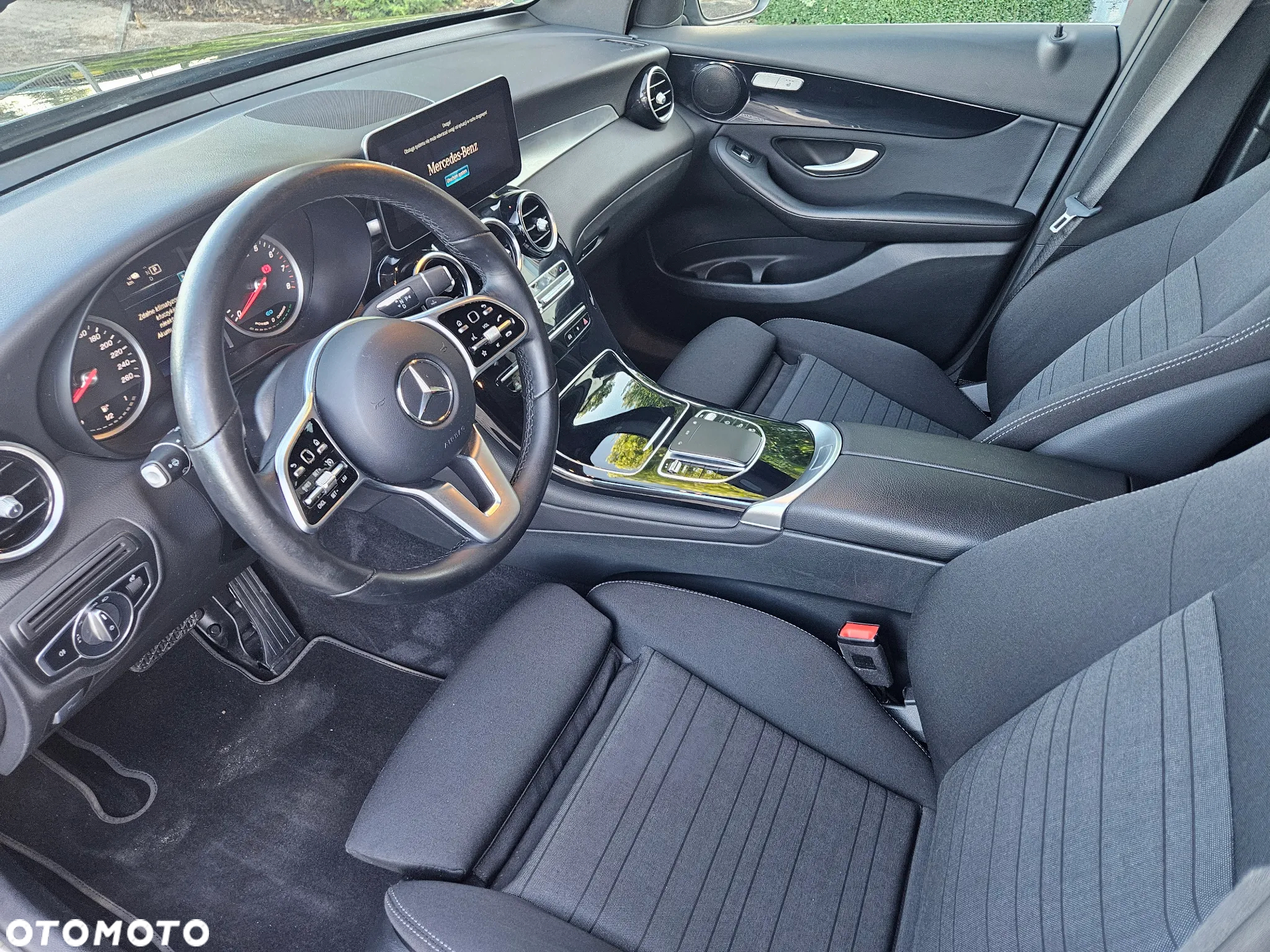 Mercedes-Benz GLC 300 e 4-Matic - 12