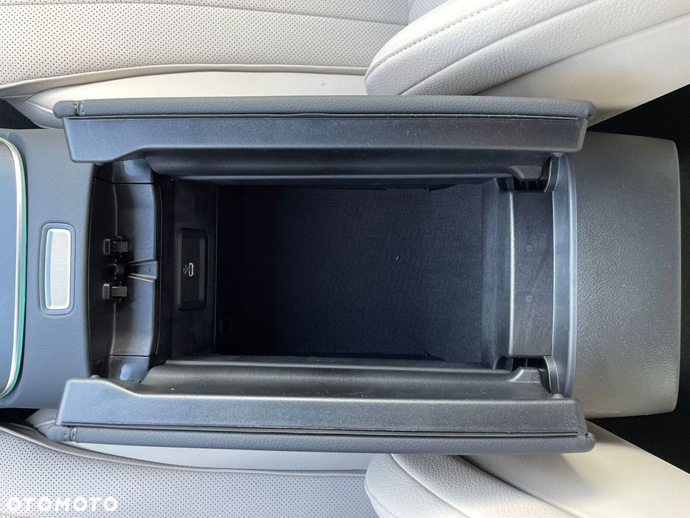 Mercedes-Benz Klasa E 220 d mHEV 4-Matic AMG 9G-Tronic - 28