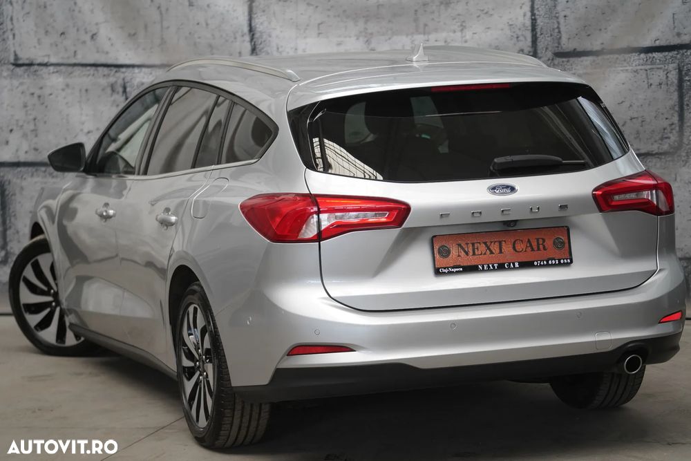 Ford Focus 2.0 TDCI Powershift Titanium - 3