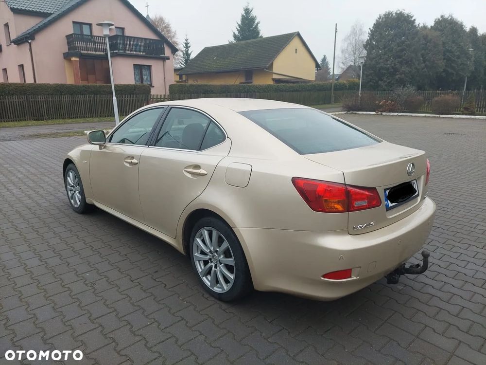Lexus IS - 7