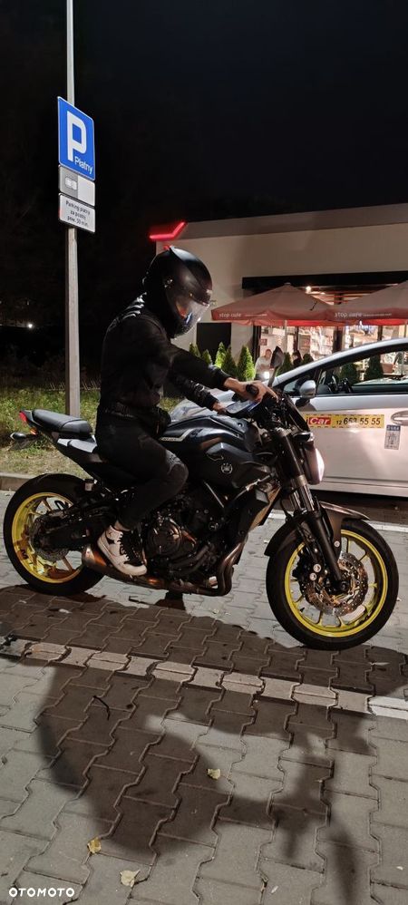 Yamaha MT - 17