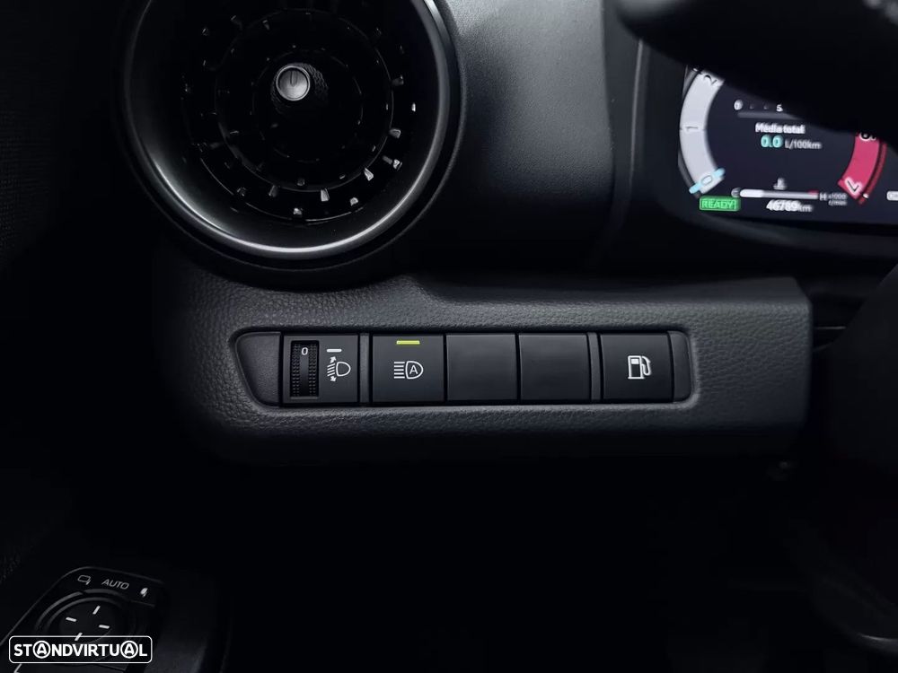 Toyota C-HR 1.8 Hybrid Square Collection - 29