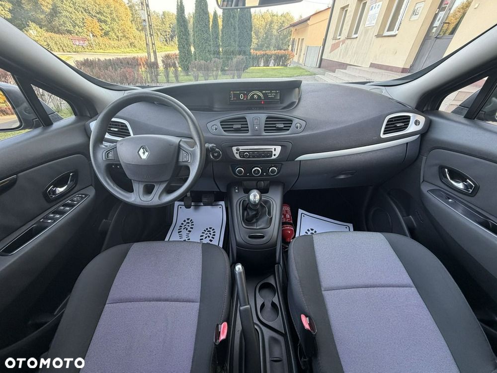 Renault Grand Scenic - 13