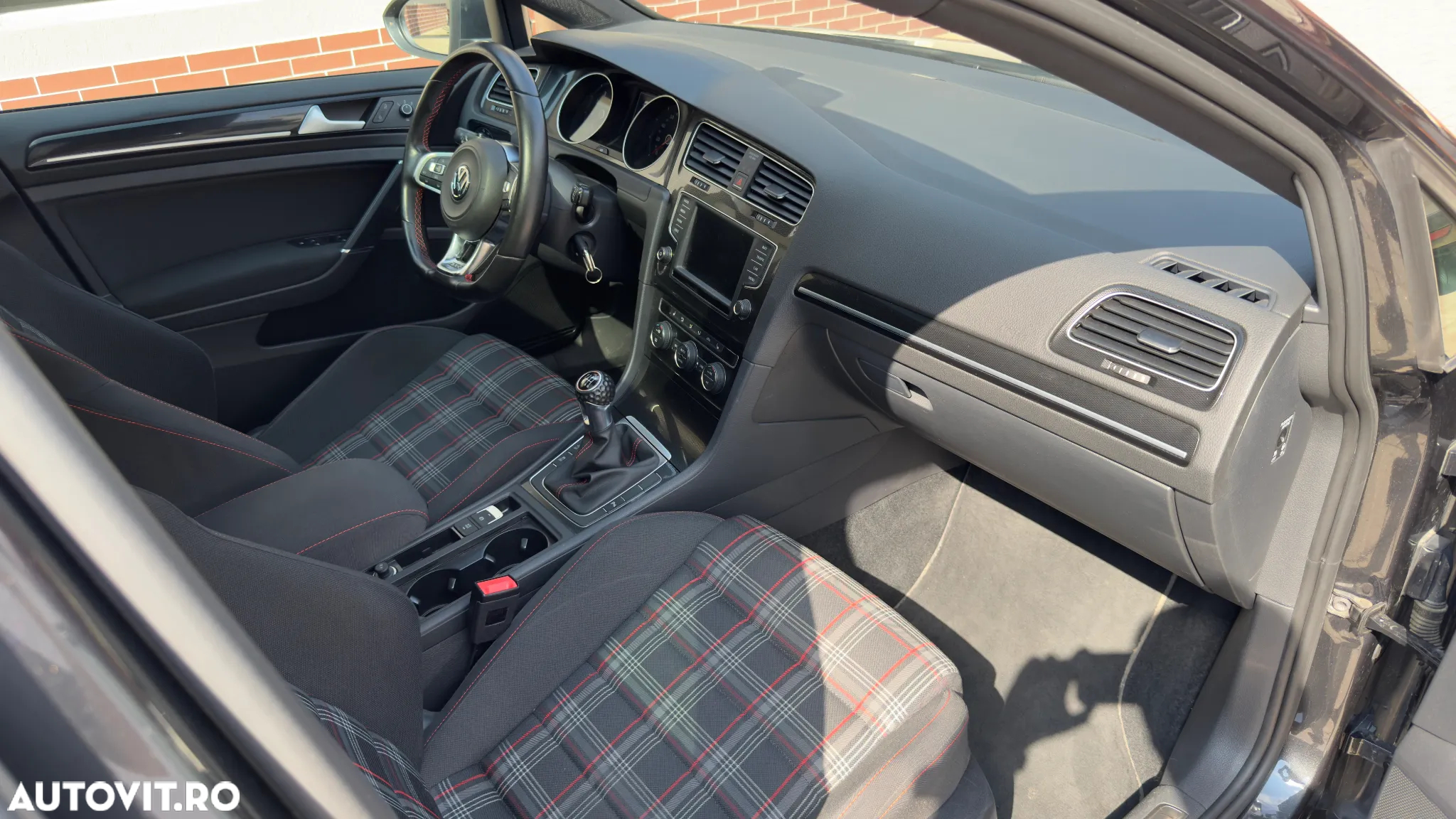 Volkswagen Golf 2.0 TSI BMT GTI Performance - 33