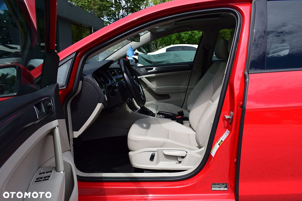 Volkswagen Golf - 5