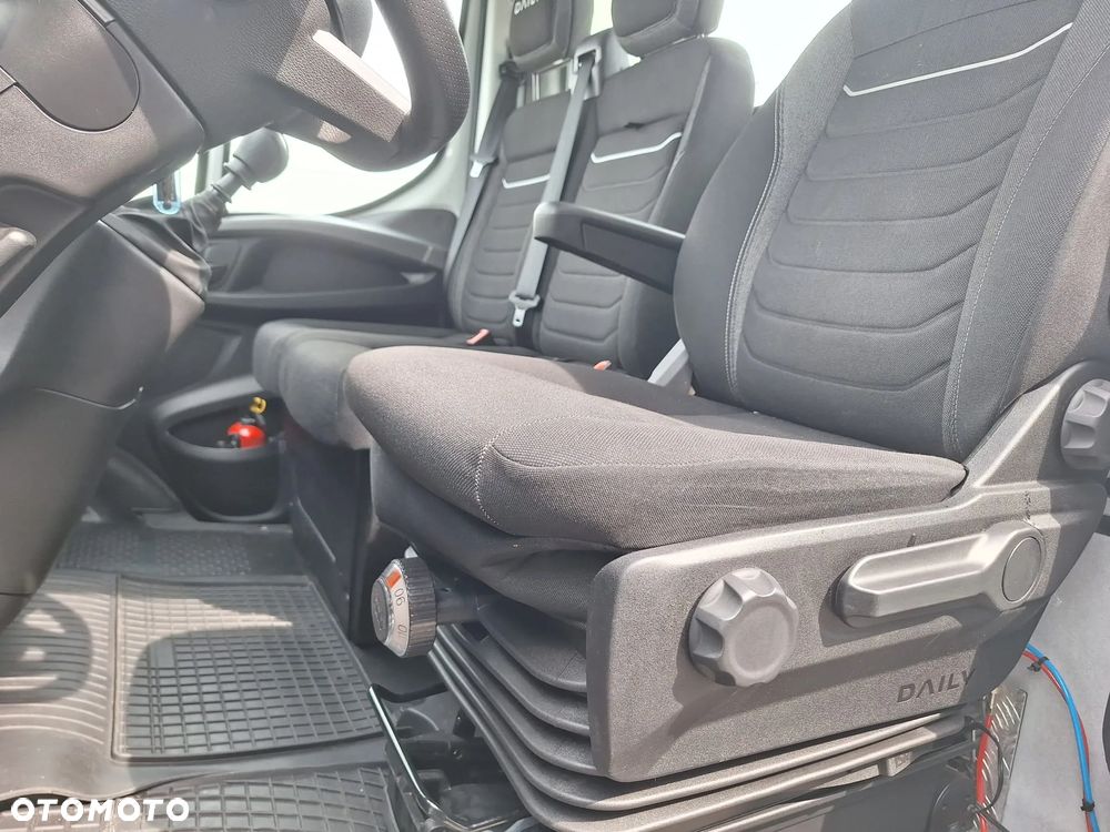 Iveco 35S18 Pomoc Drogowa Najazd Laweta Krajowy Ledy Nawigacja Poduszki Pomocnicze ! - 10