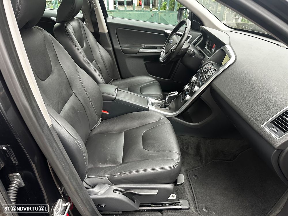 Volvo XC 60 D3 Geartronic Summum - 25