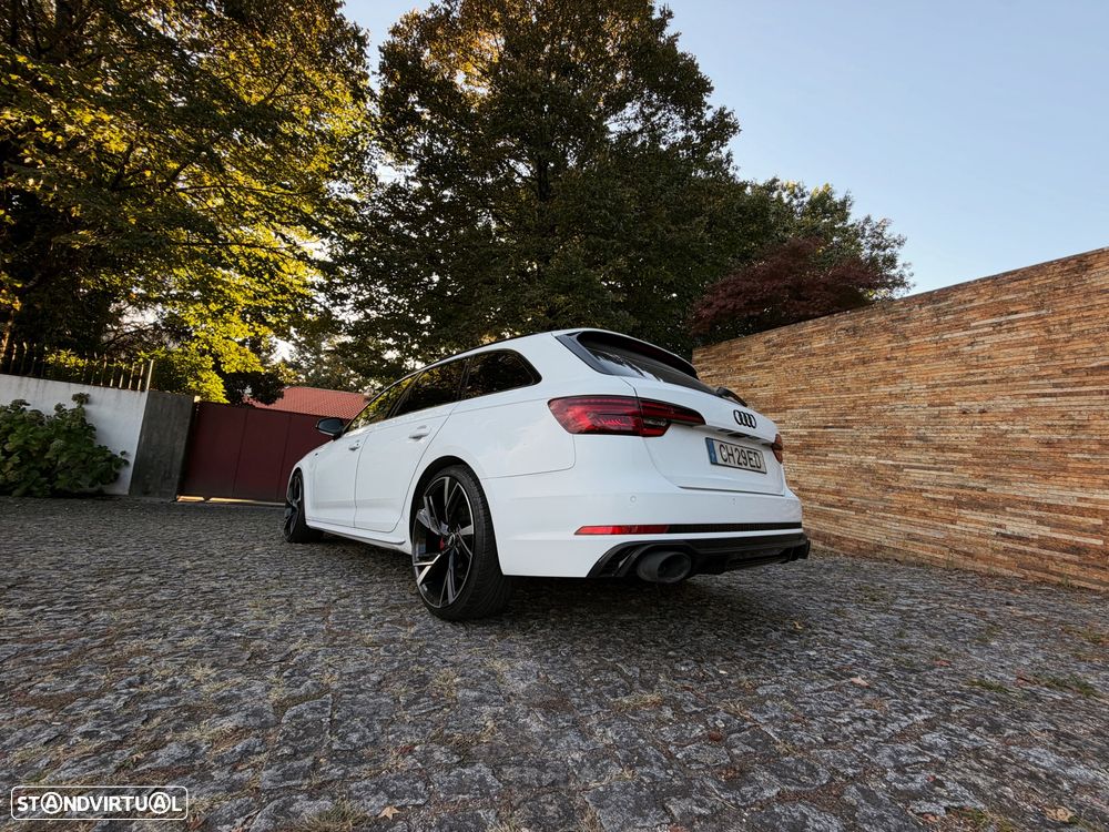 Audi A4 2017 photo 4