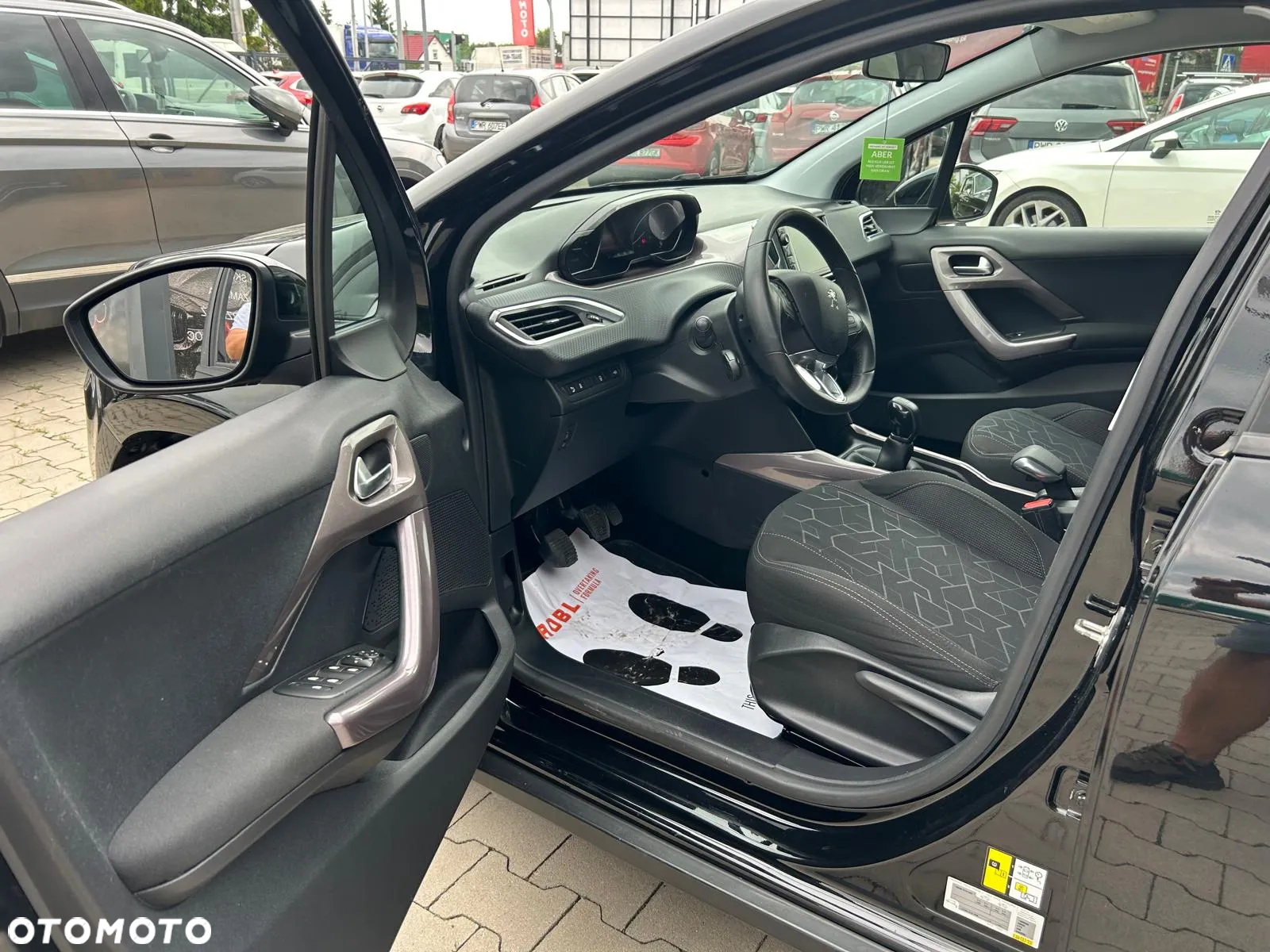 Peugeot 2008 1.2 Pure Tech Style EU6 - 16