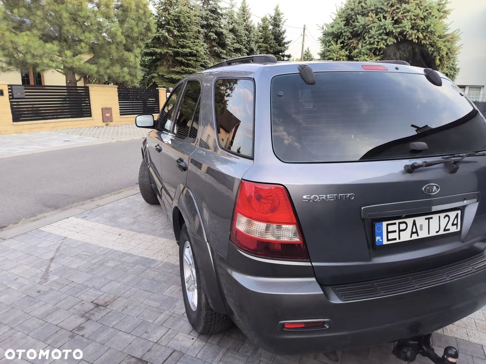 Kia Sorento - 4