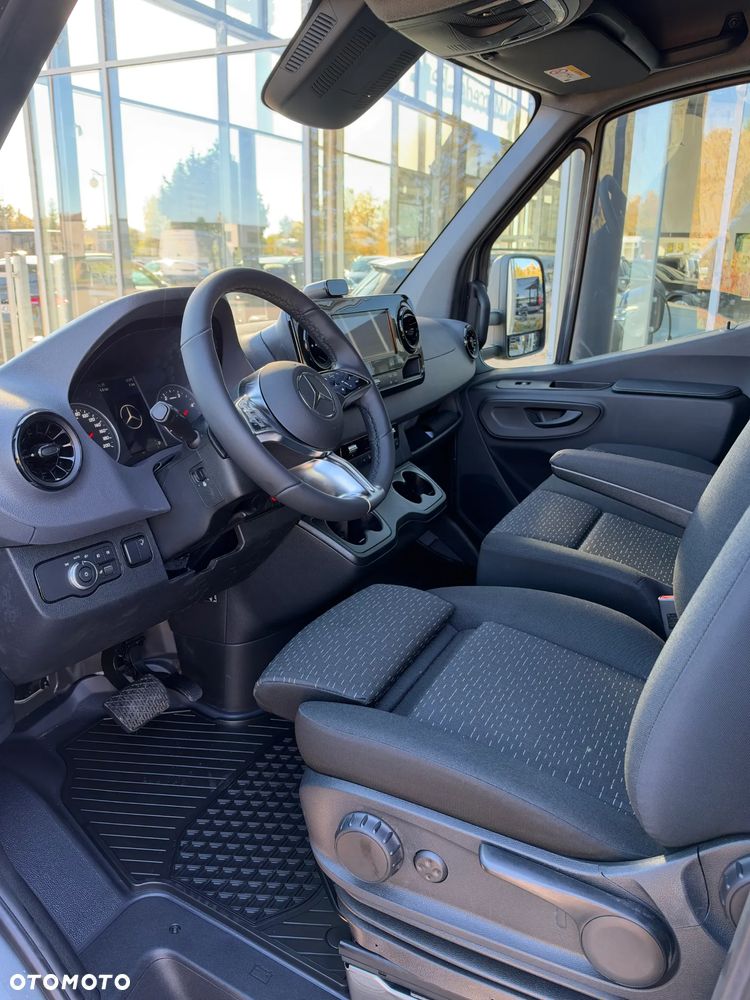 Mercedes-Benz Sprinter - 21