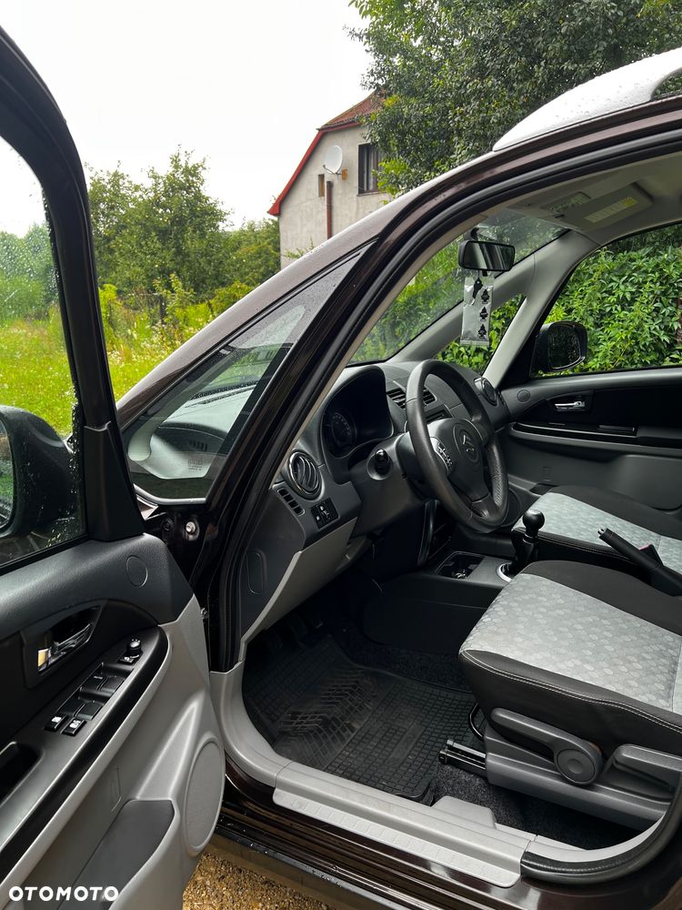 Suzuki SX4 1.6 Comfort Plus - 21