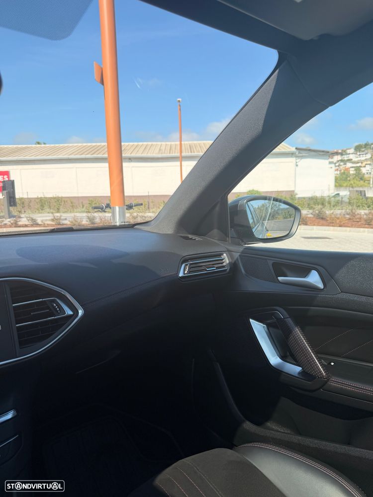 Peugeot 308 1.2 PureTech GT Line - 41