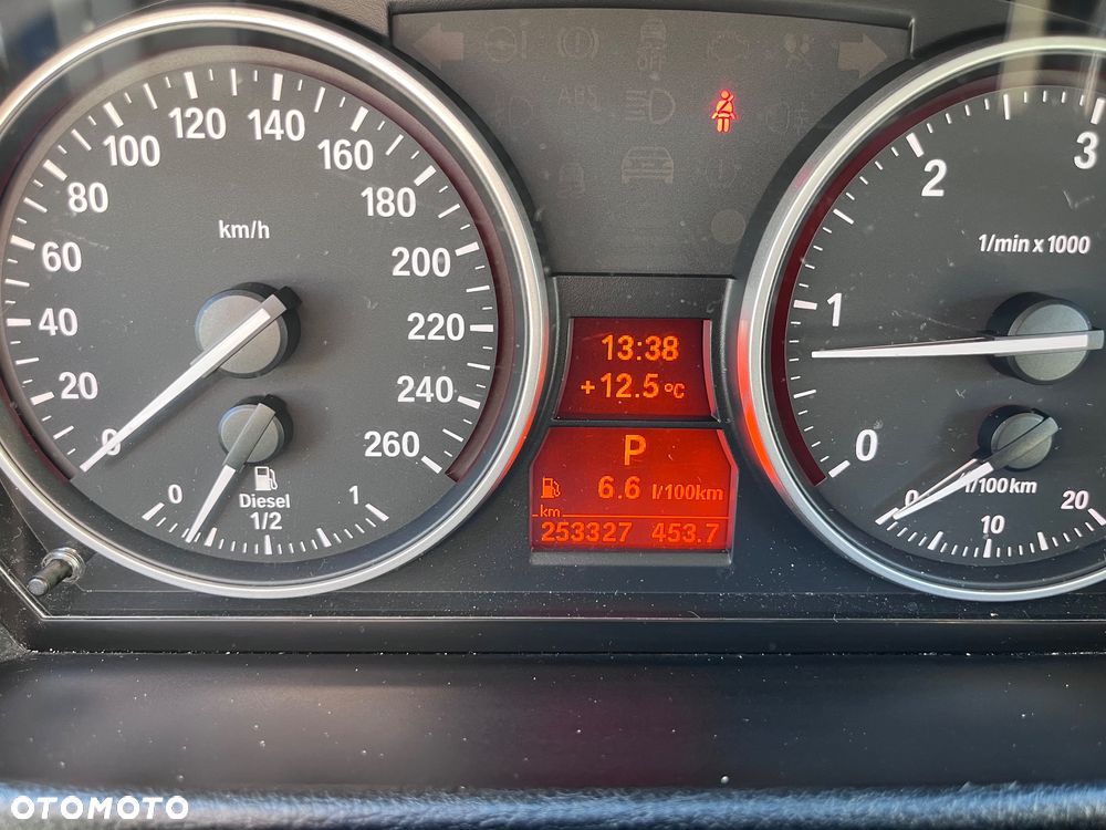 BMW X1 xDrive18d xLine - 6