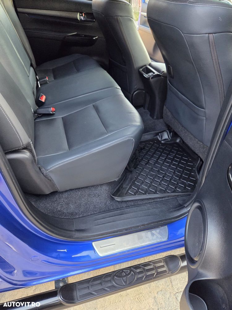 Toyota Hilux 2.8D 204CP 4x4 Double Cab AT Invincible - 23