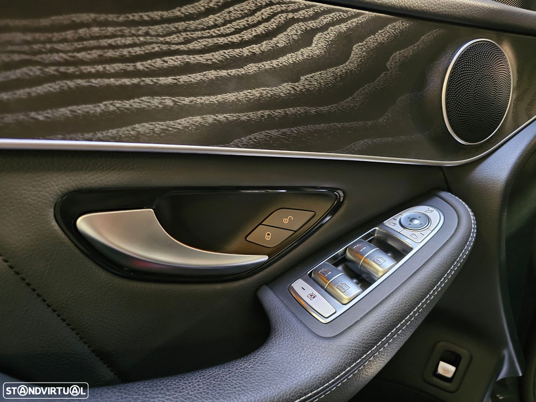 Mercedes-Benz GLC 300 de Coupé 4Matic - 28