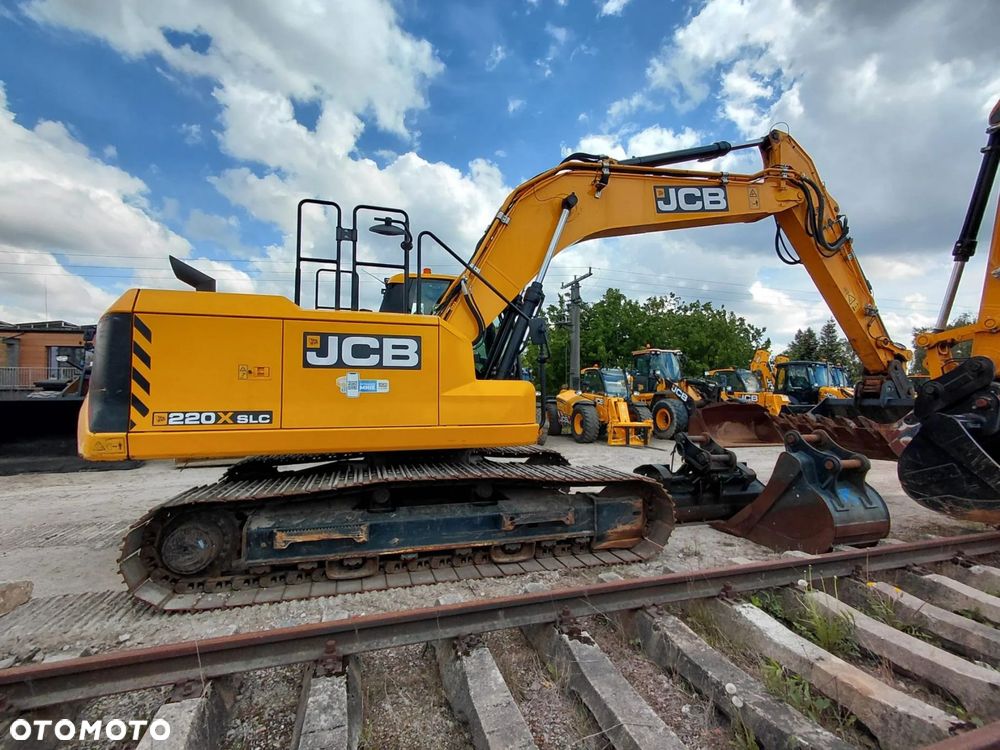 JCB 220X - 9