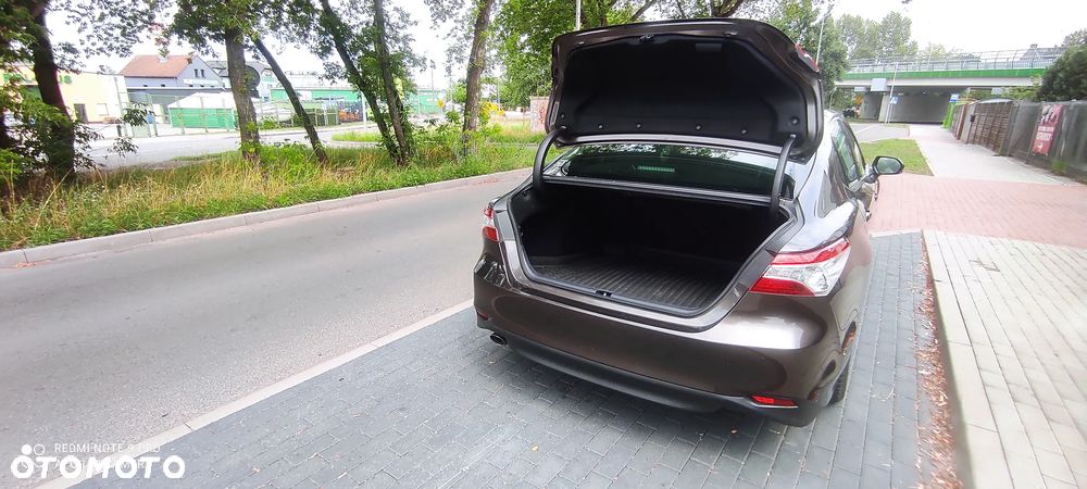 Toyota Camry 2.5 Hybrid Executive CVT - 26