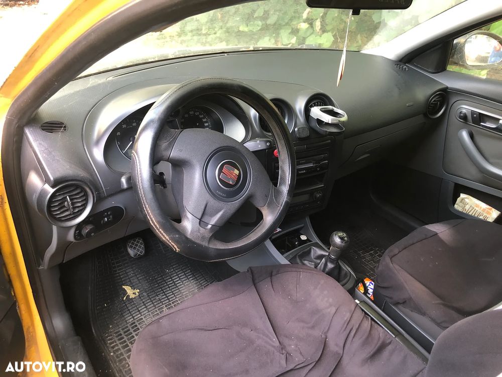 Dezmembrez Seat Ibiza facelift 2006 galben 1.2 12v benzina - 7