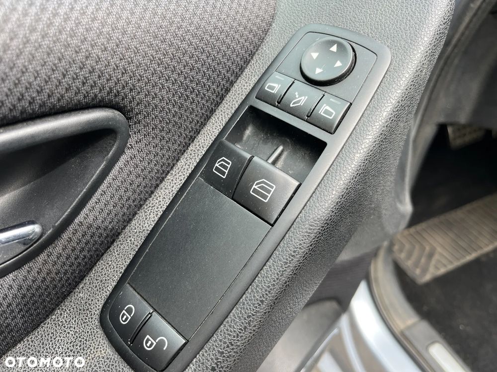 Mercedes-Benz Klasa B 180 CDI Autotronic Special Edition - 9