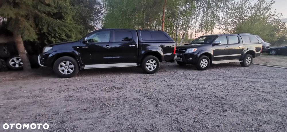 Toyota Hilux 2.5 D-4D DLX + - 14
