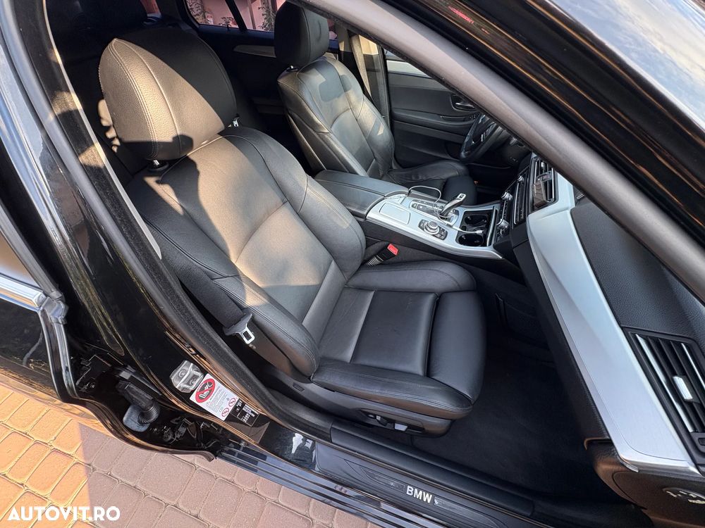 BMW Seria 5 520d xDrive - 26