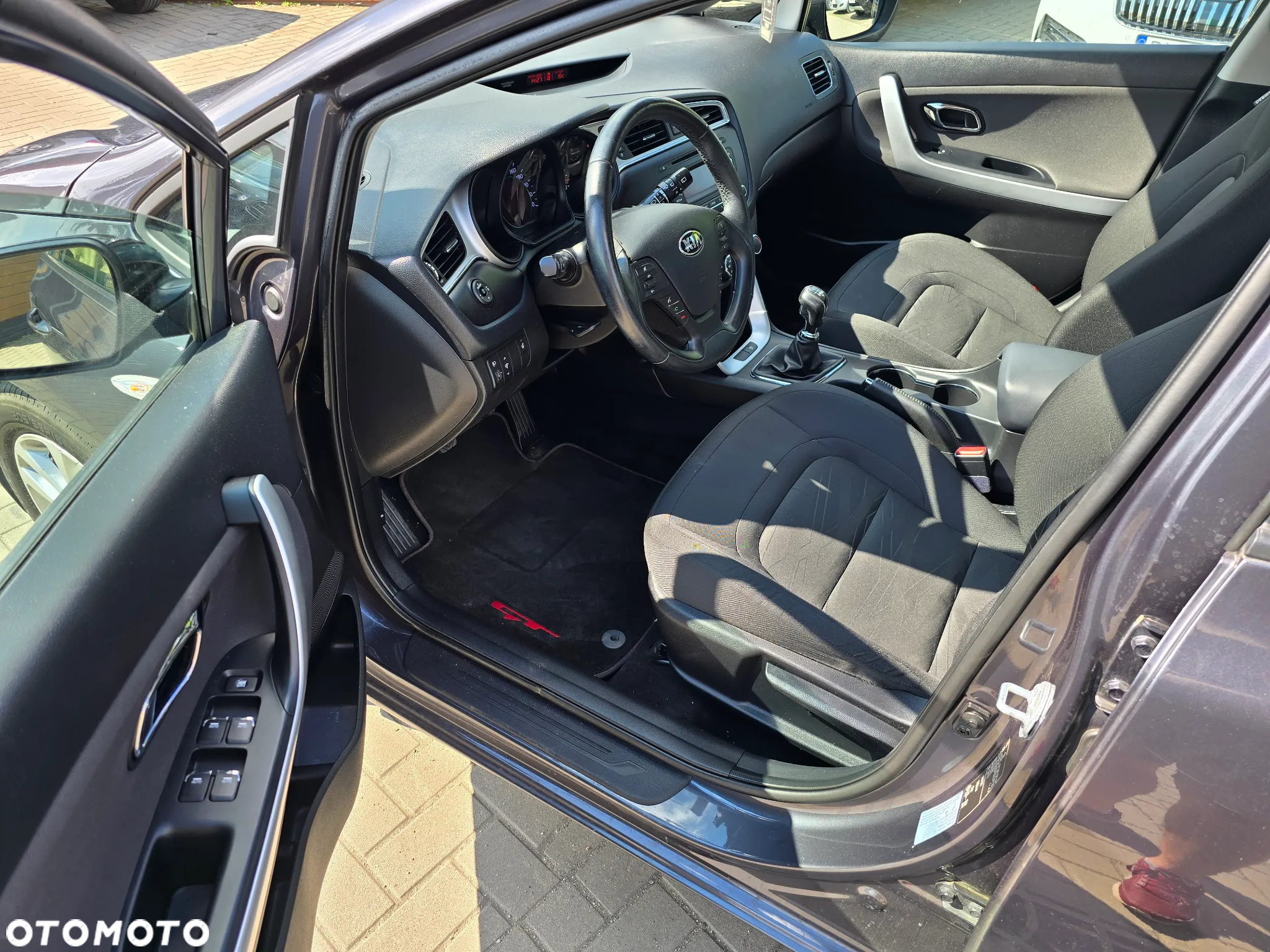 Kia Ceed - 8